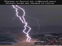Bei Gewitter nicht am Strand sitzen