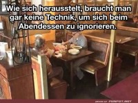 High-Tech Ignoranz beim Abendessen