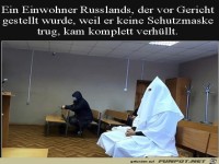 Ohne Maske vor Gericht