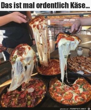 Endlich-Pizza-mit-viel-Käse.jpg auf www.funpot.net