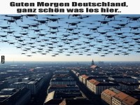 Drohnenschwarm ber deutschen Dchern