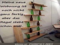 Kreatives DIY-Regal aus leeren Flaschen