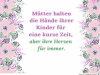 Muetter halten die Haende