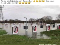 Tesla geht baden!