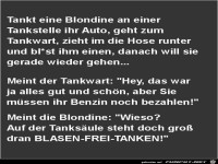 Blondine tankt