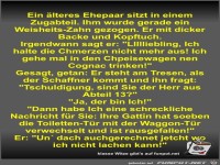 Ein �lteres Ehepaar sitzt in einem Zugabteil