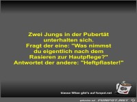 Zwei Jungs in der Pubertät unterhalten sich