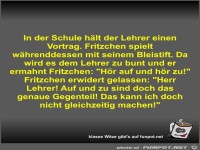 In der Schule h�lt der Lehrer einen Vortrag