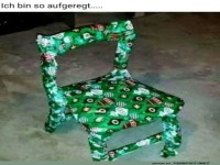 Stuhl im Geschenkpapier-Style