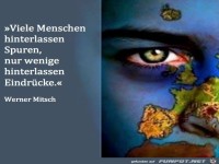 Viele Menschen hinterlassen