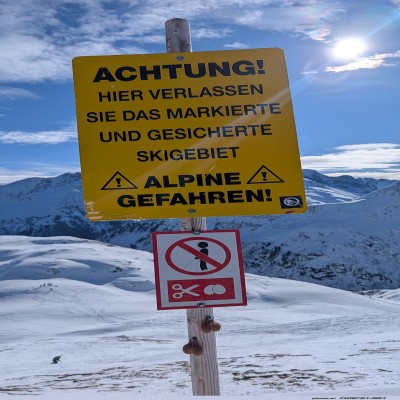 Skifahrers-Alptraum:-Gefahren-voraus!.jpg von Tarik1967