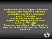 Ein Priester und ein junger Mann sitzen im Zug einem...
