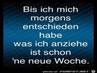 Frauen beim anziehen