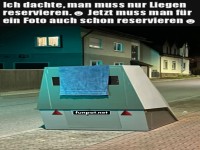 Mit dem Handtuch belegen