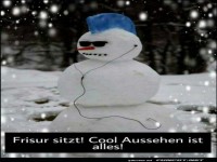 Schneemann mit Style und Schnee-Mohawk