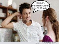 Lustiger Flirtversuch mit groem Meme-Ordner