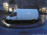 NAVI-Im Kreisverkehr die 2. Abfahrt nehmen