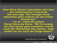 Zwei ältere Damen unterhalten sich über den medizinischen...