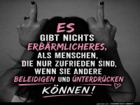 Doppelte Zeigefinger, doppelte Botschaft