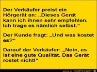 der Verk�ufer preist ein H�rger�t an......