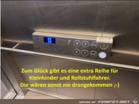 extra Reihe für Kleinkinder und Rollstuhlfahrer