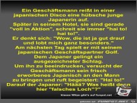 Ein Geschäftsmann reißt in einer japanischen Disco eine...