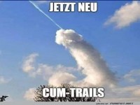 Humorvolles Wolkenphnomen am Himmel