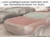 Der Scheibenkratzer ist nat�rlich im Auto