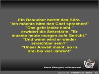 Ein Besucher betritt das B�ro