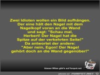 Zwei Idioten wollen ein Bild aufh�ngen
