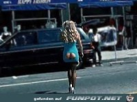 kleid verkehrt angezogen