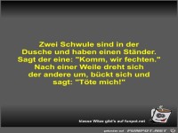 Zwei Schwule sind in der Dusche und haben einen Stnder