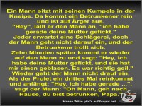 Ein Mann sitzt mit seinen Kumpels in der Kneipe