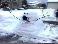 Lustiger Briefkasten-Schneemann