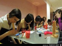 Qualitaetskontrolle in einer Fabrik fuer Gummiprodukte