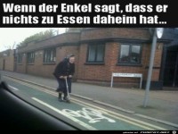 Oma flitzt zum Enkel
