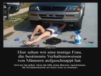 Mutige Frau repariert Auto eigenst�ndig