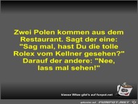 Zwei Polen kommen aus dem Restaurant