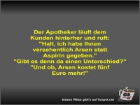 Der Apotheker l�uft dem Kunden hinterher und ruft