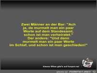 Zwei M�nner an der Bar