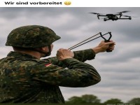 High-Tech Kriegsf�hrung: Drohne vs. Schleuder