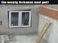 Unpassend eingebautes Fenster im Rohbau