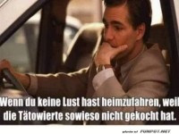 Nachdenklicher Autofahrer-Moment