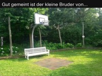 Basketballplatz ohne Balldribbel-Garantie!