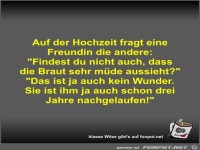 Auf der Hochzeit fragt eine Freundin die andere