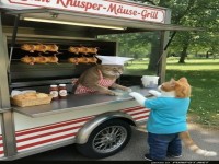 Katzen-Küchenchef serviert Knispermäuse!