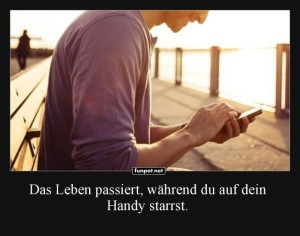 herz-Bild: Wenn das Handy wichtiger als der Sonnenuntergang ist