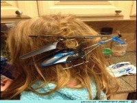 die arme mu� wohl Haare opfern