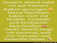 Auf dem Balkon singen