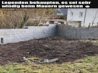 Windige Baukunst im Garten